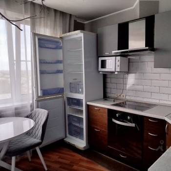 Сдается Многокомнатная квартира, 100 м²