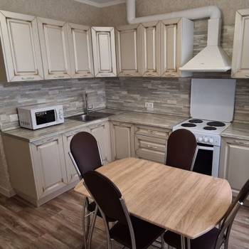 Сдается 1-комнатная квартира, 42 м²