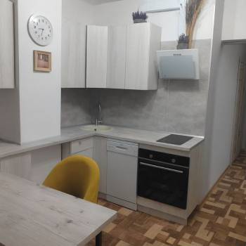 Продается 1-комнатная квартира, 46 м²