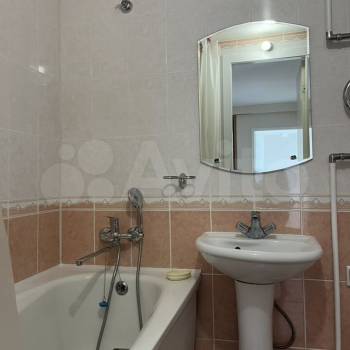 Сдается Многокомнатная квартира, 80 м²