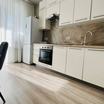 Продается 1-комнатная квартира, 38 м²