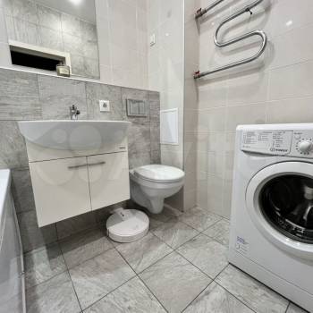 Продается 1-комнатная квартира, 38 м²