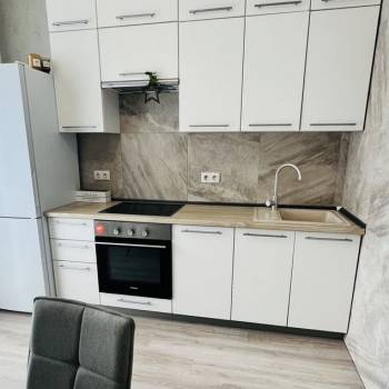 Продается 1-комнатная квартира, 38 м²