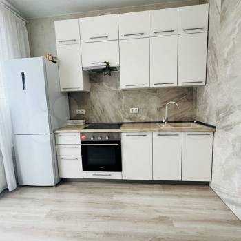 Продается 1-комнатная квартира, 38 м²