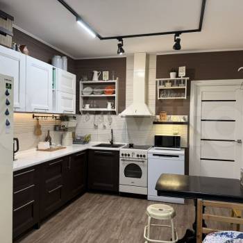 Продается 1-комнатная квартира, 65,2 м²