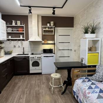 Продается 1-комнатная квартира, 65,2 м²