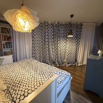 Продается 1-комнатная квартира, 65,2 м²