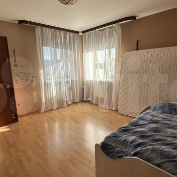 Продается 3-х комнатная квартира, 261,5 м²