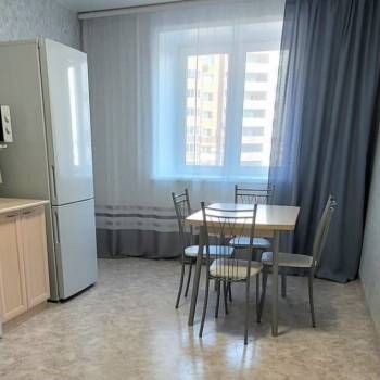 Сдается 2-х комнатная квартира, 64 м²