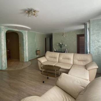 Продается Многокомнатная квартира, 133,1 м²