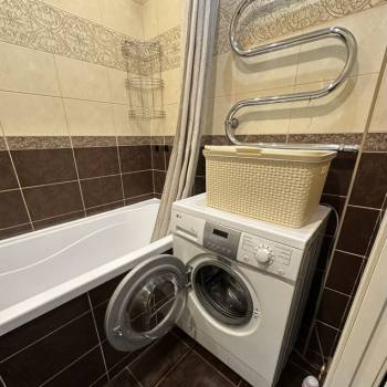 Сдается 1-комнатная квартира, 42 м²