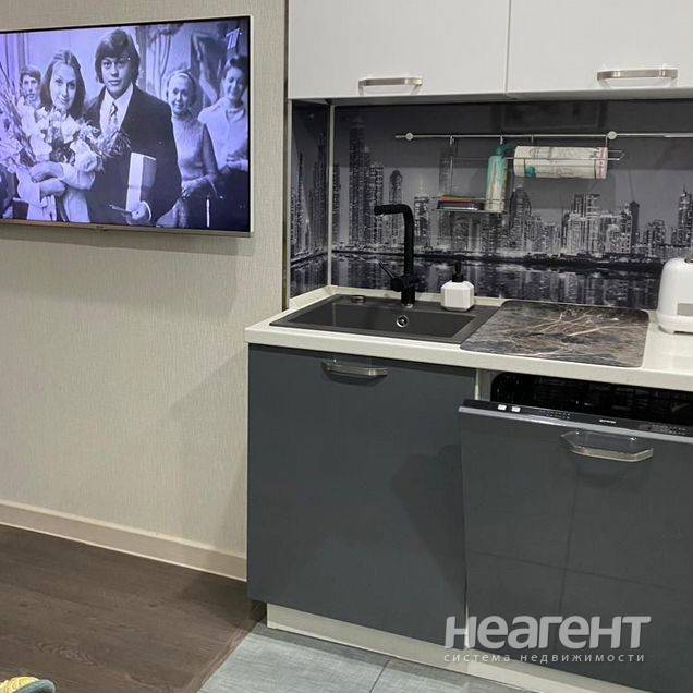 Продаю 2-х комн. квартиру, пр-т 60 лет Образования СССР