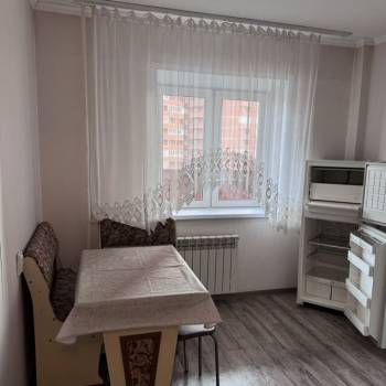 Сдается 1-комнатная квартира, 42 м²
