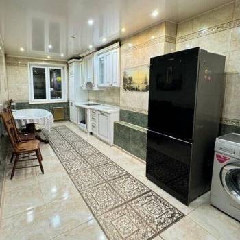 Продается Многокомнатная квартира, 85 м²