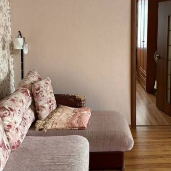 Продается Многокомнатная квартира, 61 м²