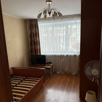 Продается Многокомнатная квартира, 61 м²