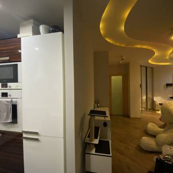 Продается 1-комнатная квартира, 64 м²