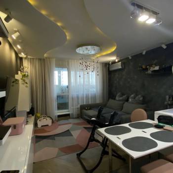 Продается 1-комнатная квартира, 64 м²