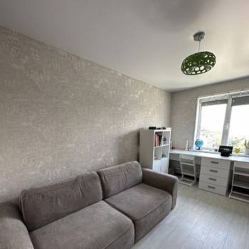 Продается Многокомнатная квартира, 80 м²