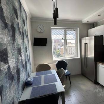 Продается Многокомнатная квартира, 80 м²