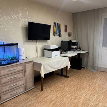 Продается Многокомнатная квартира, 79,8 м²