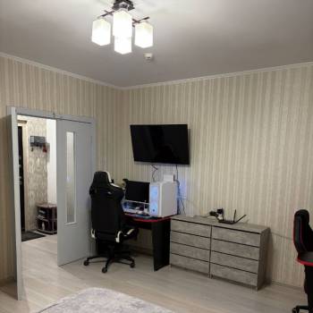 Продается 1-комнатная квартира, 40,7 м²