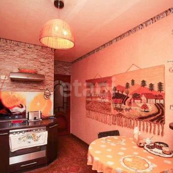 Продается Многокомнатная квартира, 93 м²