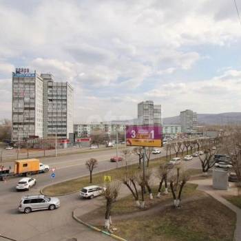 Продается Многокомнатная квартира, 93 м²