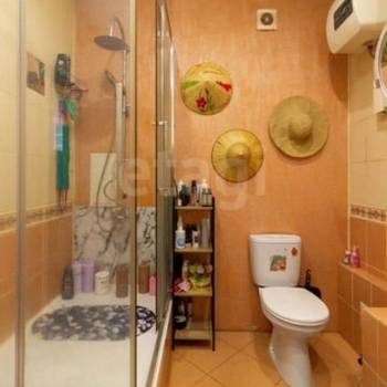 Продается 1-комнатная квартира, 53 м²