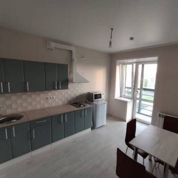 Продается Многокомнатная квартира, 100 м²