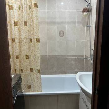 Продается 1-комнатная квартира, 42 м²