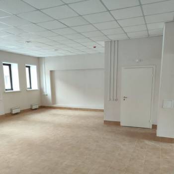 Сдается Нежилое помещение, 136 м²