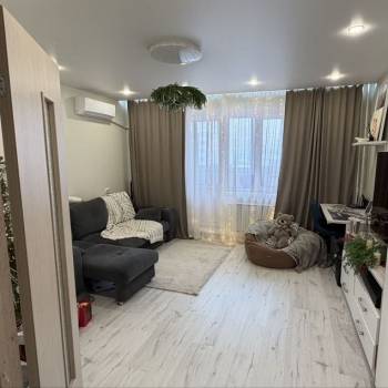 Продается 1-комнатная квартира, 42,4 м²