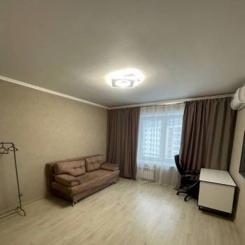 Сдается 1-комнатная квартира, 43 м²