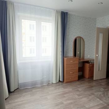 Сдается 1-комнатная квартира, 49 м²