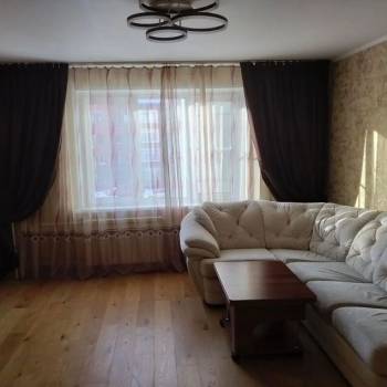 Продается Многокомнатная квартира, 83 м²