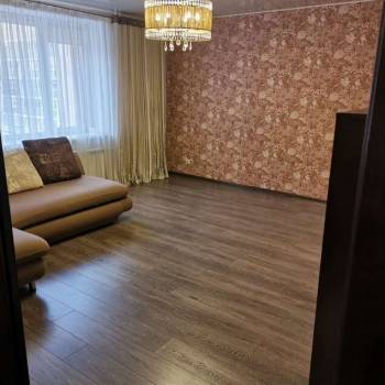 Сдается 2-х комнатная квартира, 82 м²