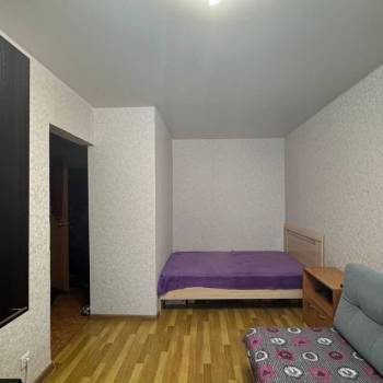 Продается 1-комнатная квартира, 43 м²
