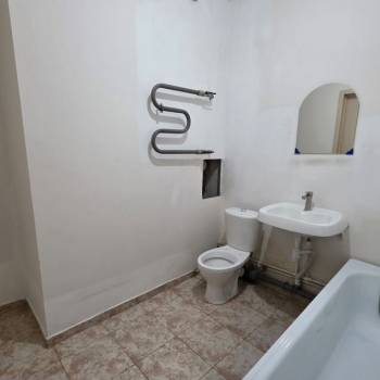 Сдается 1-комнатная квартира, 55 м²