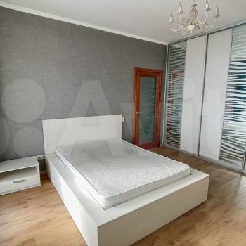 Сдается 1-комнатная квартира, 46 м²