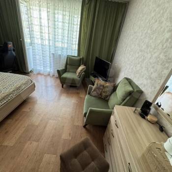 Продается 1-комнатная квартира, 40,4 м²