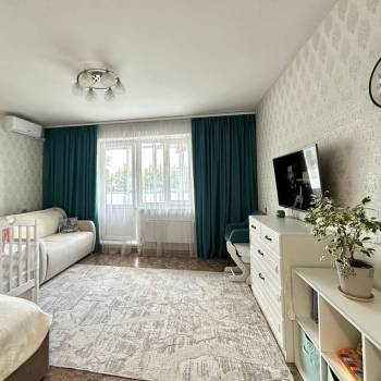 Продается 1-комнатная квартира, 41 м²