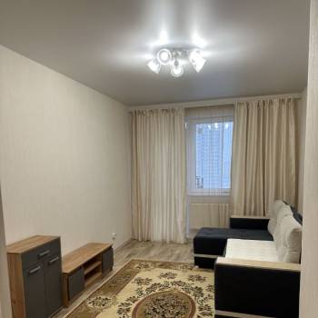 Продается 1-комнатная квартира, 37,4 м²