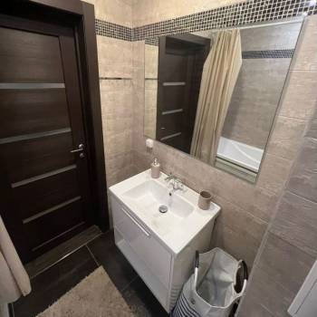 Продается 1-комнатная квартира, 35 м²