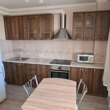 Сдается 1-комнатная квартира, 42 м²