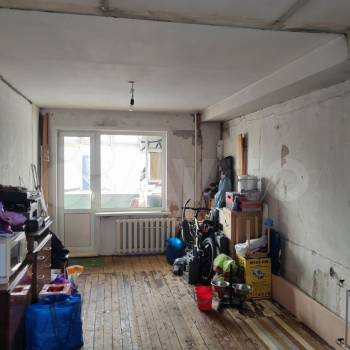 Продается Многокомнатная квартира, 77 м²