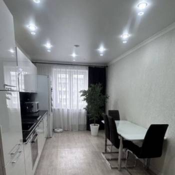 Продается Многокомнатная квартира, 84 м²