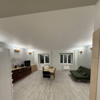 Сдается 2-х комнатная квартира, 81 м²