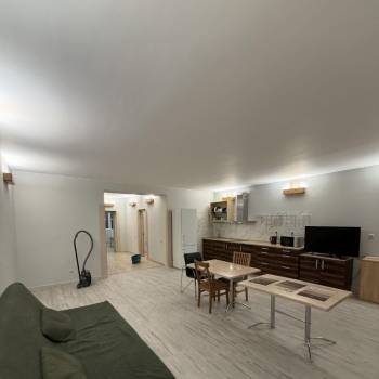 Сдается 2-х комнатная квартира, 81 м²