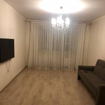 Сдается 2-х комнатная квартира, 76 м²